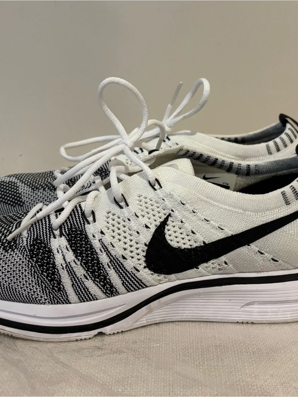 Ladies sneakers Shoes - White/Black